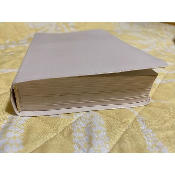 Dreamsicles Bible: New King James Version, leather bound - Picture 13 of 16